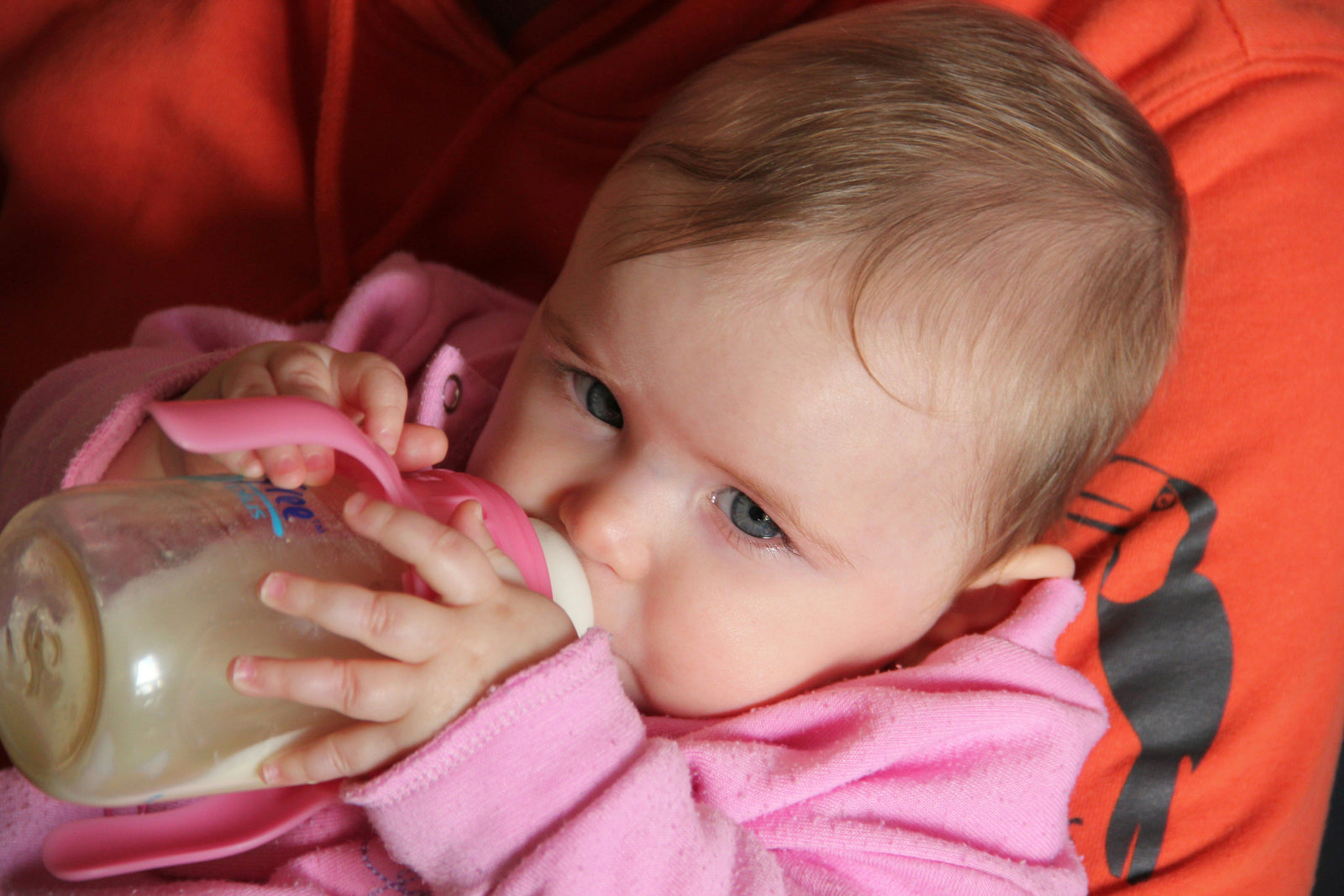 How to Make Formula Feeding More Like Breastfeeding